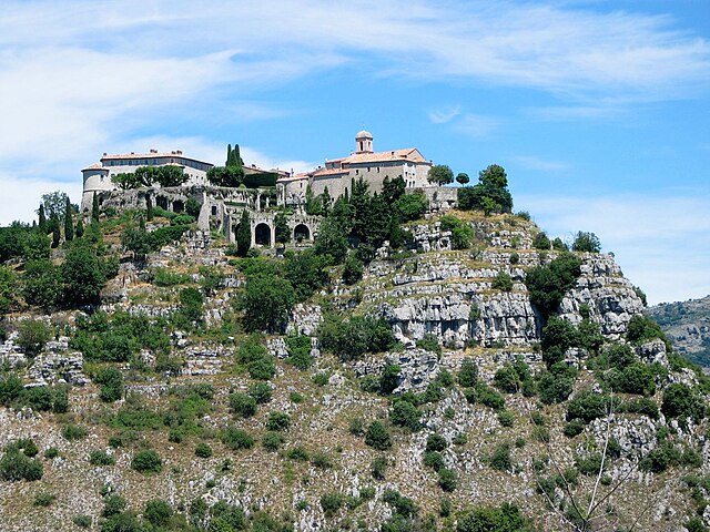 Gourdon village